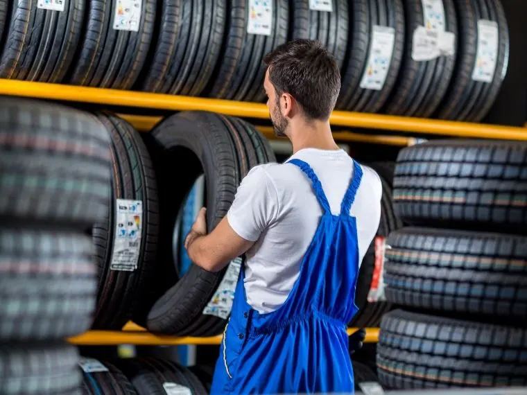 Sivaslı Oto Lastikçi